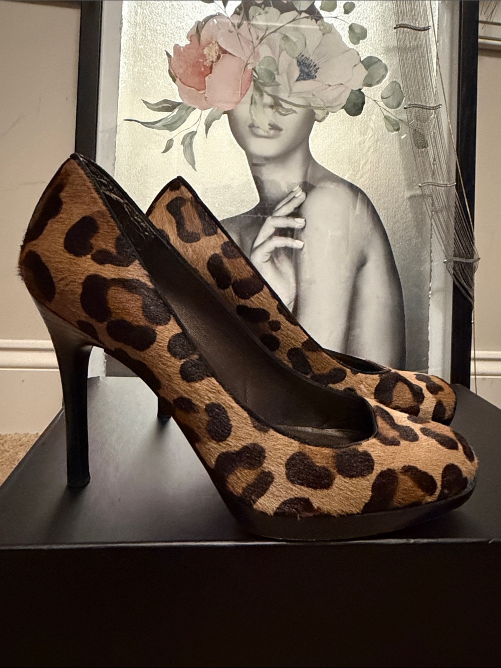 Stuart Weitzman leopard pump small platform Sz 7